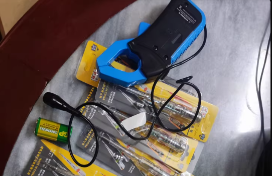 Hantek CC-65 AC/DC Multimeter Current Clamp Meter with BNC Connector Up to 20 kHz 20mA to 65A DC Current Clamp Oscilloscope