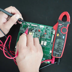 Pinza amperimétrica digital UNI-T UT202+, 400 A CA, RMS real, CAT III 300 V, NCV, temperatura, capacitancia de 4 mF, LCD retroiluminado